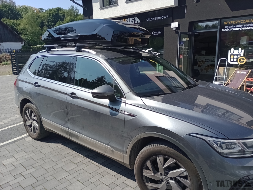 Boxy Volkswagen Tiguan Allspace 2024