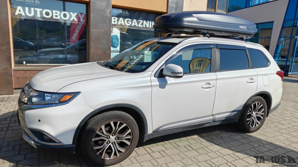 Boxy Mitsubishi Outlander III 2016