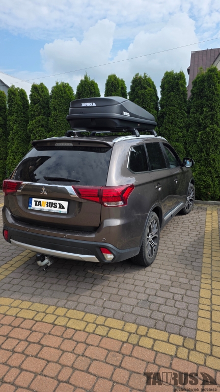 Boxy Mitsubishi Outlander III 2017